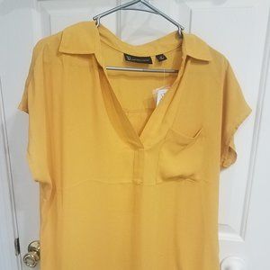 V-NECK BUTTON-BACK BLOUSE - SOHO SOFT SHIRT